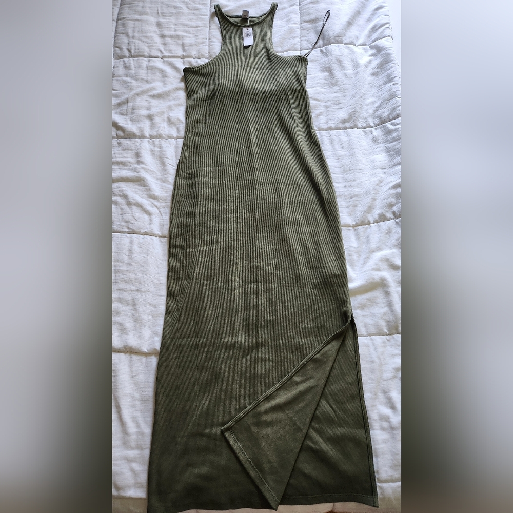 Long sleeveless olive green dress, M